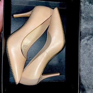 Waverley Leather Coach Pump